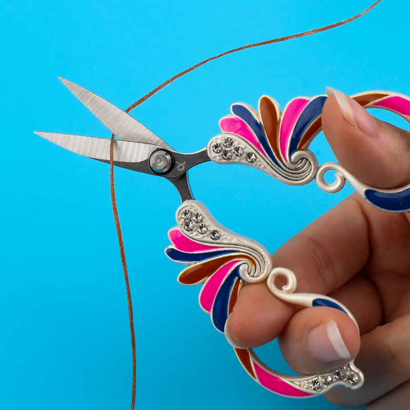 新品霓裳锌合金小剪刀十字绣剪刀家用缝纫线头剪 DIY手工纱剪