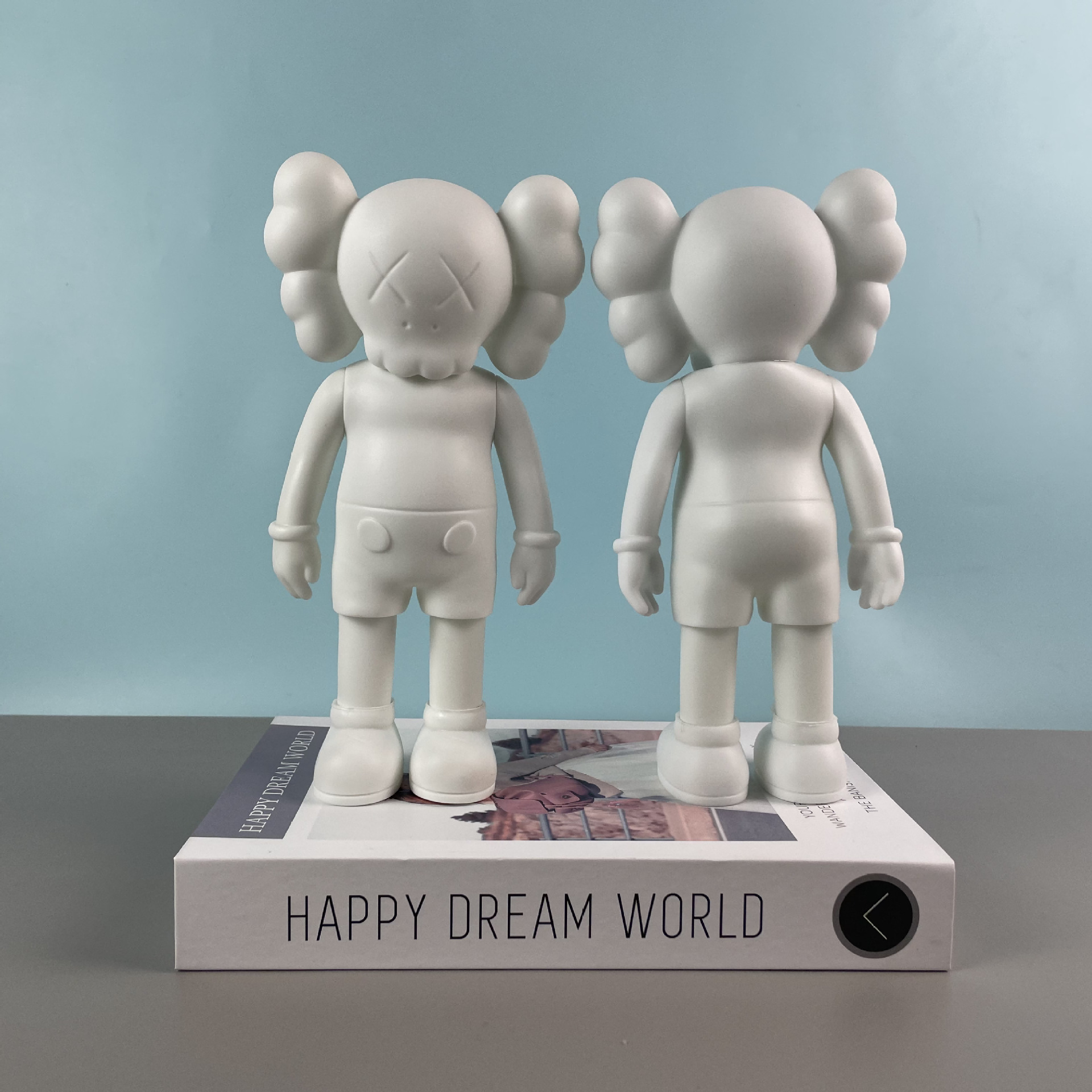 흰색 배아 Kaws25cm_구멍 없음