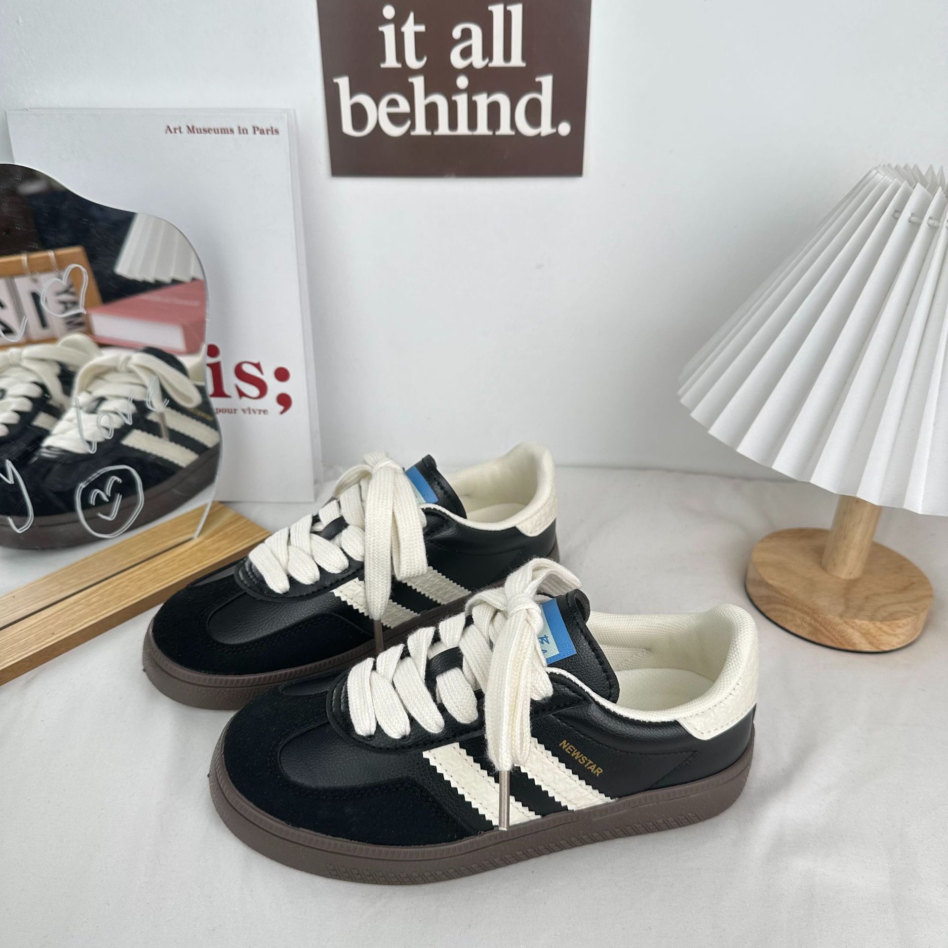 Yuanbo 2024 primavera y verano zapatos de entrenamiento alemán amarillos de moda para mujeres de nicho universal zapatos de skate británico de color 5097