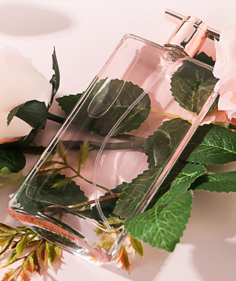The new women's perfume from Xiaocheng Yixiang has a long-lasting fragrance and is a cross-border bestseller among our perfume Internet celebrities. We offer wholesale of Vietnamese perfumes undefined