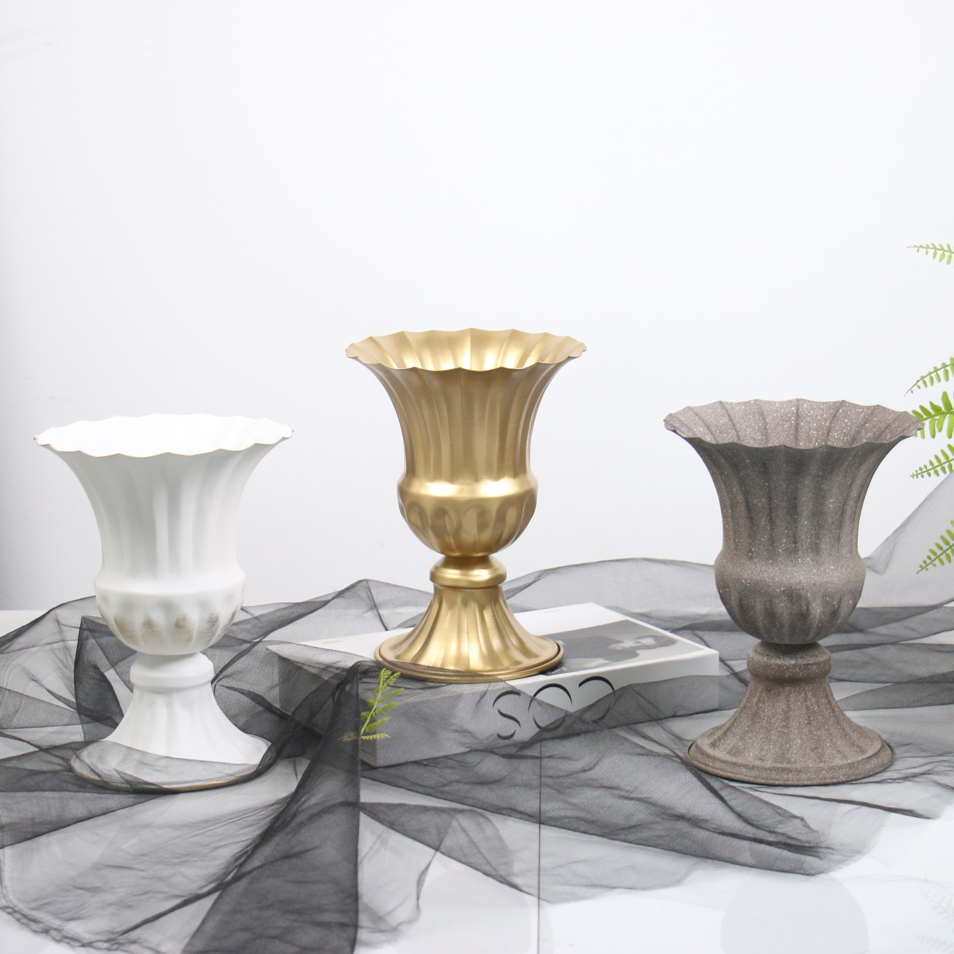 Cross-Border European Retro Iron Vase Wedding Banquet Table Center Flower Arrangement Flower Shop Home Decoration Golden Flower Pot