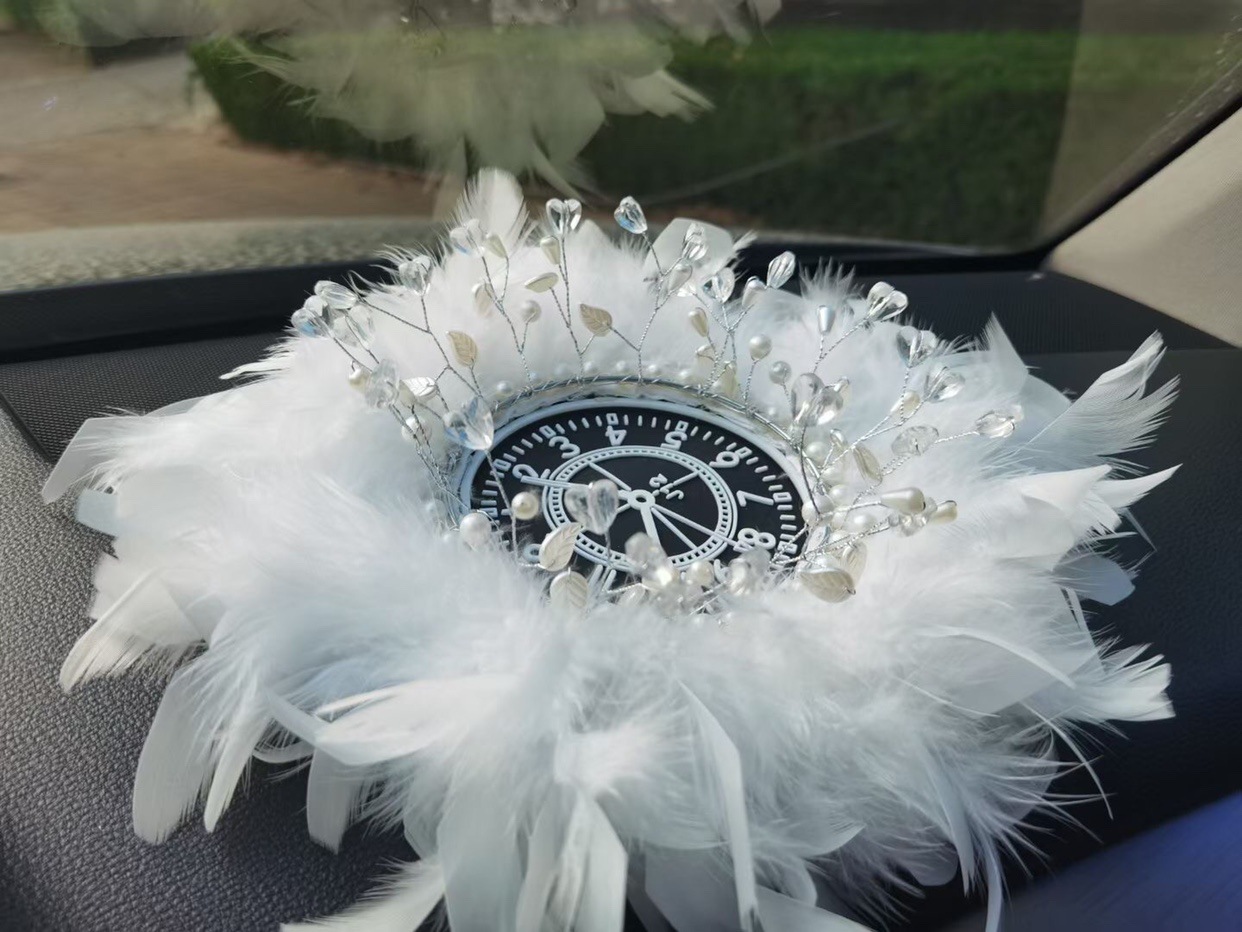 Nuevos adornos para automóviles, accesorios para automóviles, coronas de diamantes, perfumes, decoraciones de aromaterapia para automóviles, suministros para automóviles nuevos para niñas