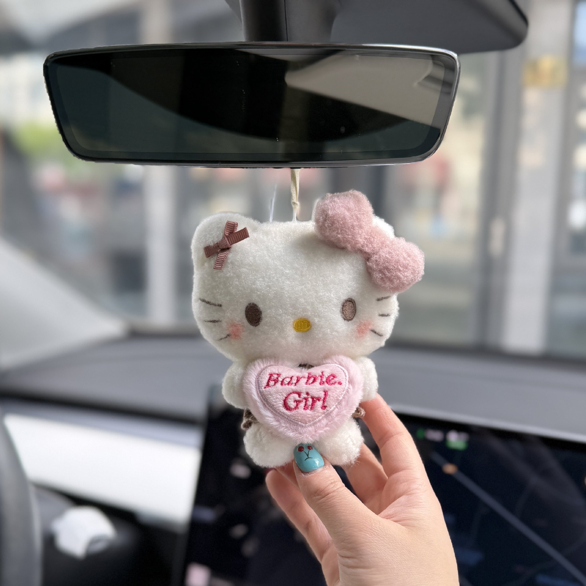Cute plaid kitty car tissue box, tissue holder, tissue bag, car interior decoration, new car gift, niche product