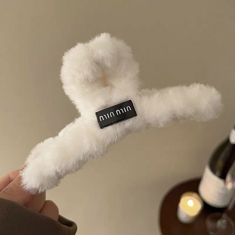 2026秋冬ミンクファー毛皮ヘアクリップ、高級感のある後頭部用大型シャーククリップ、ハート型キラキラ輝くダイヤモンド付き毛皮ヘアクリップ