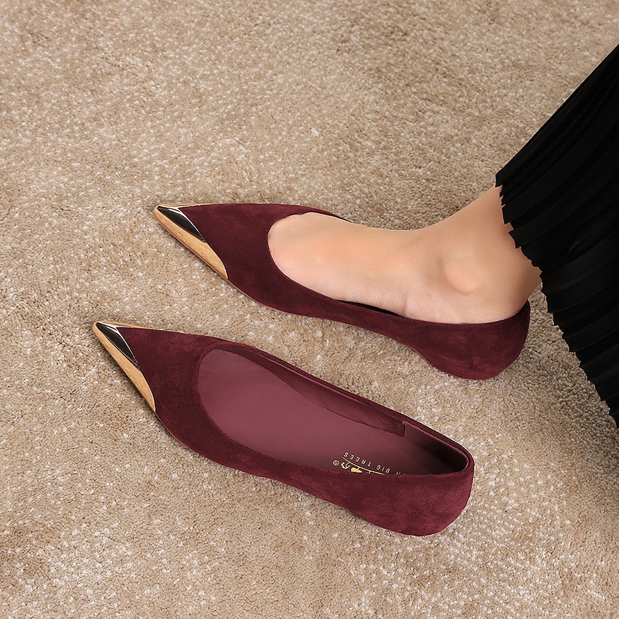 531-19 Fashion Banquet Metal Pointed Shallow Mouth Single Shoes for Women, Comfortable and Comfortable with One Step Stepping, Internally Raised Women's Shoes