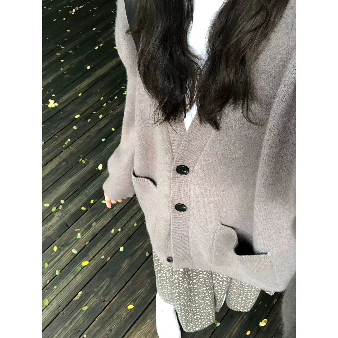 Coreano suave glutinoso cuello v manga larga suéter de viento perezoso abrigo otoño y invierno nuevo estilo casual exterior suelto cardigán de punto para mujeres