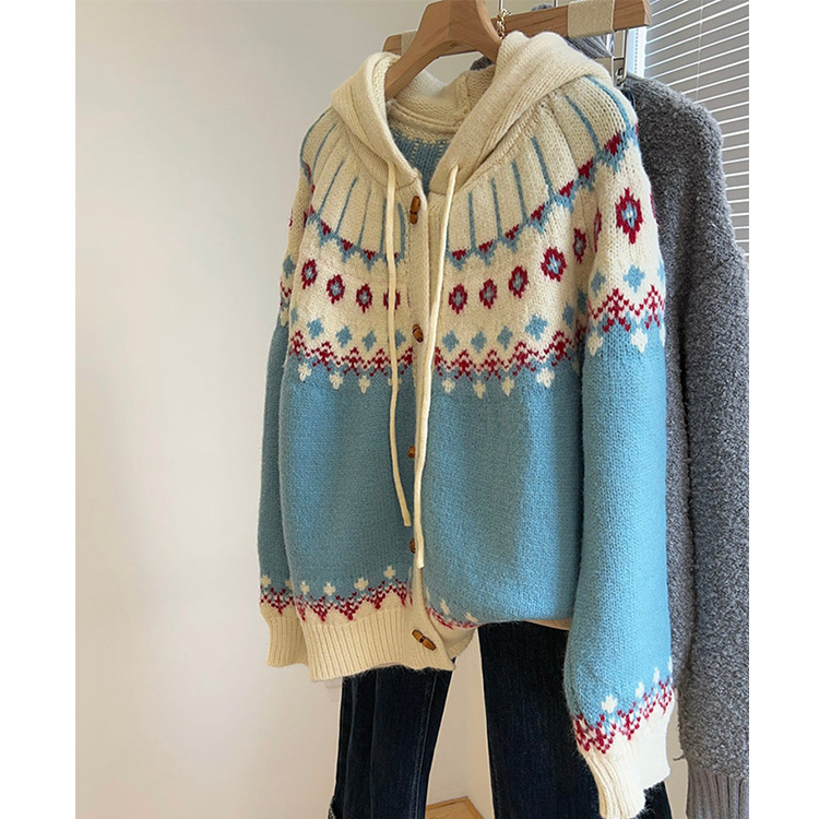 Retro Contrast Color Jacquard Fair Isle Hooded Sweater Jacket for Women, New Autumn and Winter Style, Loose Fit, Age-Reducing, Thickened Knit Cardigan Retro Contrast Color Jacquard Fair Isle Hooded Sweater Jacket for Women, New Autumn and Winter Style, Loose Fit, Age-Reducing, Thickened Knit Cardigan