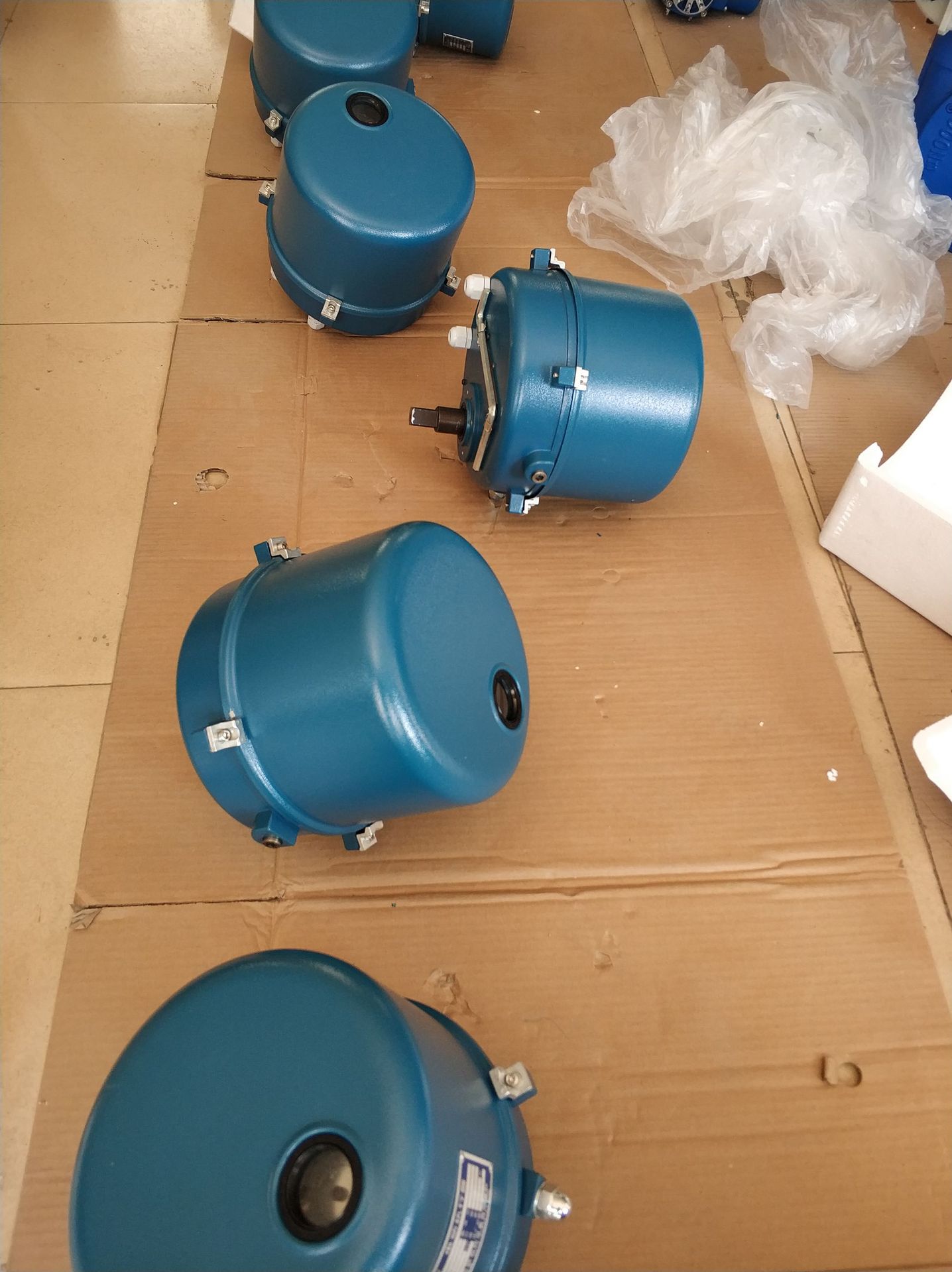 381RSC-80 角行程电动行器电子式电动调节阀