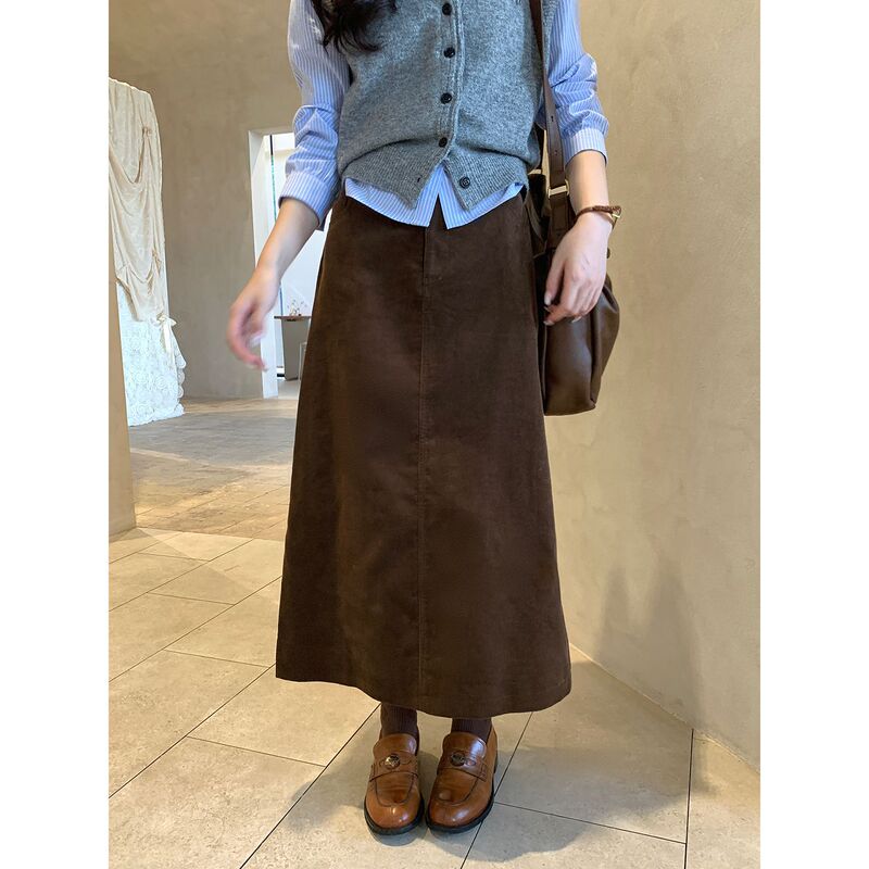 Korean Style Corduroy Coffee-Colored Midi Skirt for Autumn and Winter, Slim-Fit A-Line Skirt That Hides Legs Korean Style Corduroy Coffee-Colored Midi Skirt for Autumn and Winter, Slim-Fit A-Line Skirt That Hides Legs