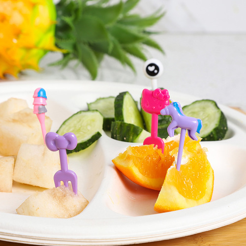 Creative children's cartoon fruit fork Japanese-style household animal fruit picks portable cute lunch picks plastic fork