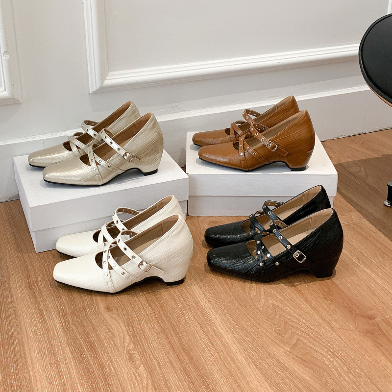 Women's French Mary Jane Shoes with 9cm Hidden Height Increase, 2026 New Vintage Style with Rivets and Double Buckle, Shallow Mouth Commuter Flats Women's French Mary Jane Shoes with 9cm Hidden Height Increase, 2026 New Vintage Style with Rivets and Double Buckle, Shallow Mouth Commuter Flats