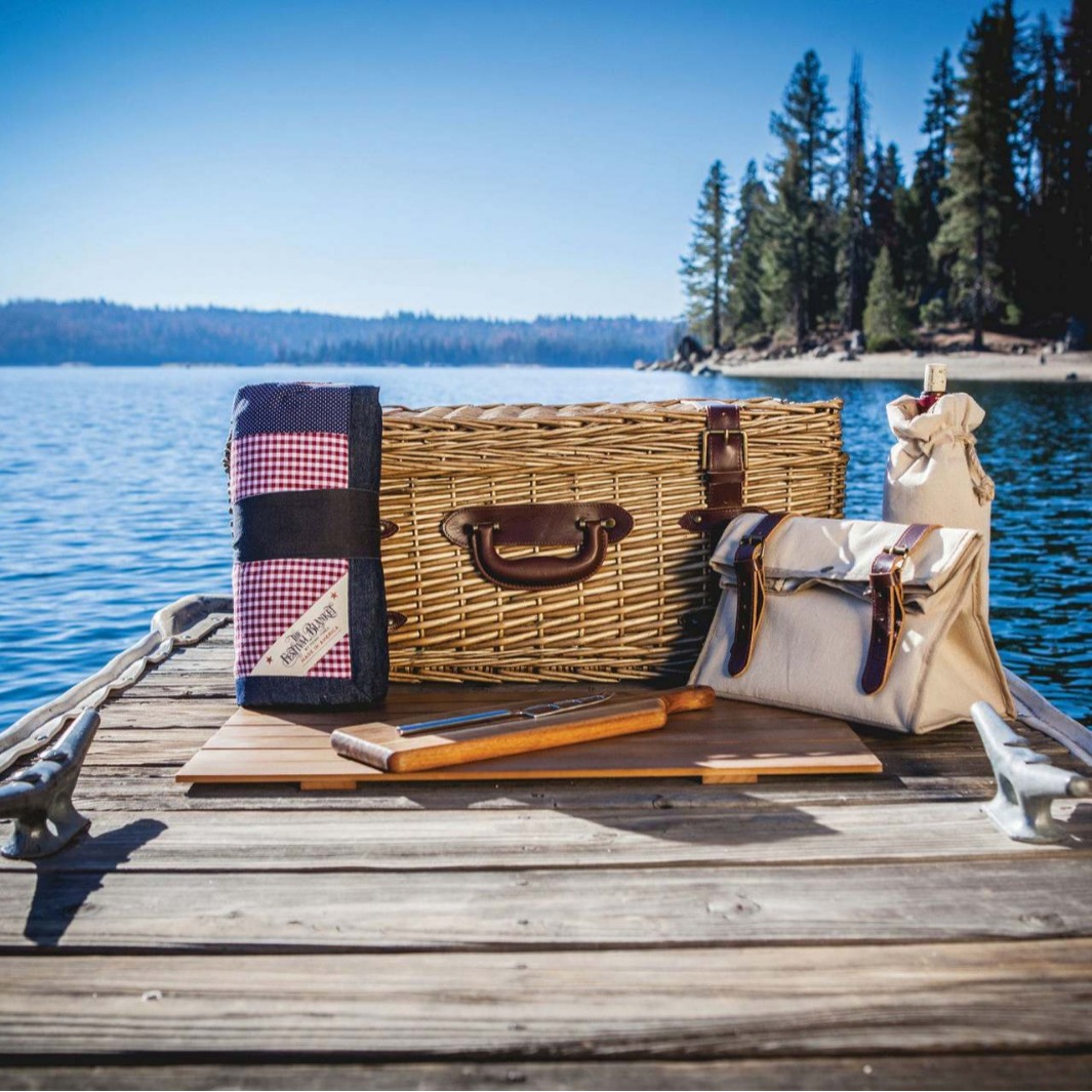 Cesta de mesa de ratán personalizada de comercio exterior Cesta de regalo portátil Salida al aire libre con vajilla Cesta de frutas Cesta de picnic de sauce americano