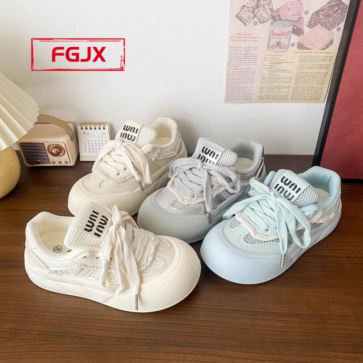 2024 verano malla transpirable con suela gruesa zapatos blancos pequeños muñeca cabeza coreana zapatos de pan de estilo de puerto zapatos casuales skate