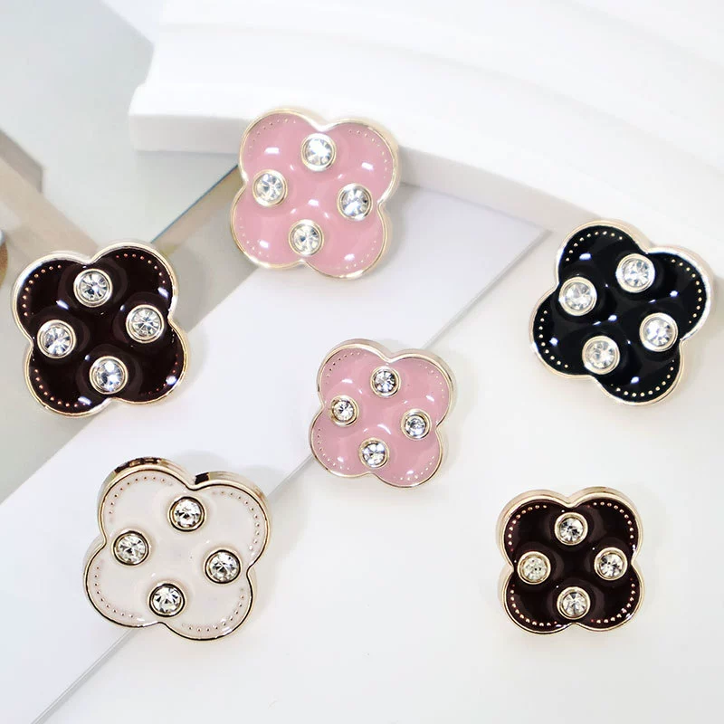 Точечная дрель пластиковая гальваническая пуговица с золотым дном с клейкой цветной пряжкой высококачественный плащ-плащ