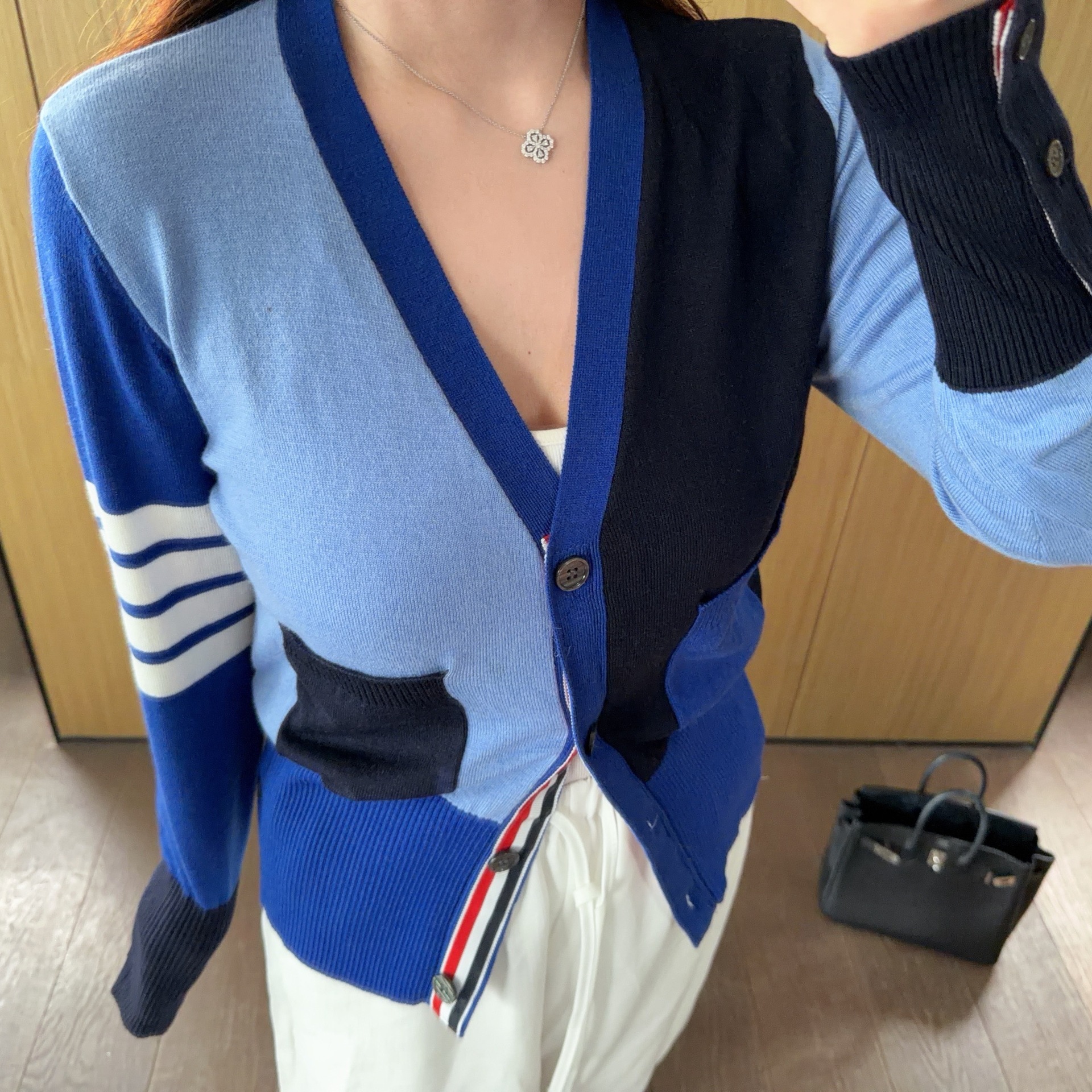 2026春季新款克莱因蓝撞色TB学院风V领长袖毛衣针织开衫上衣
