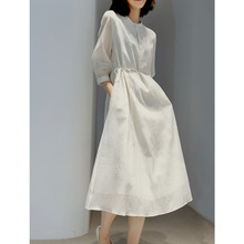 重工刺绣年轻款桑蚕丝连衣裙女夏2025新款法式高级感系带显瘦裙子