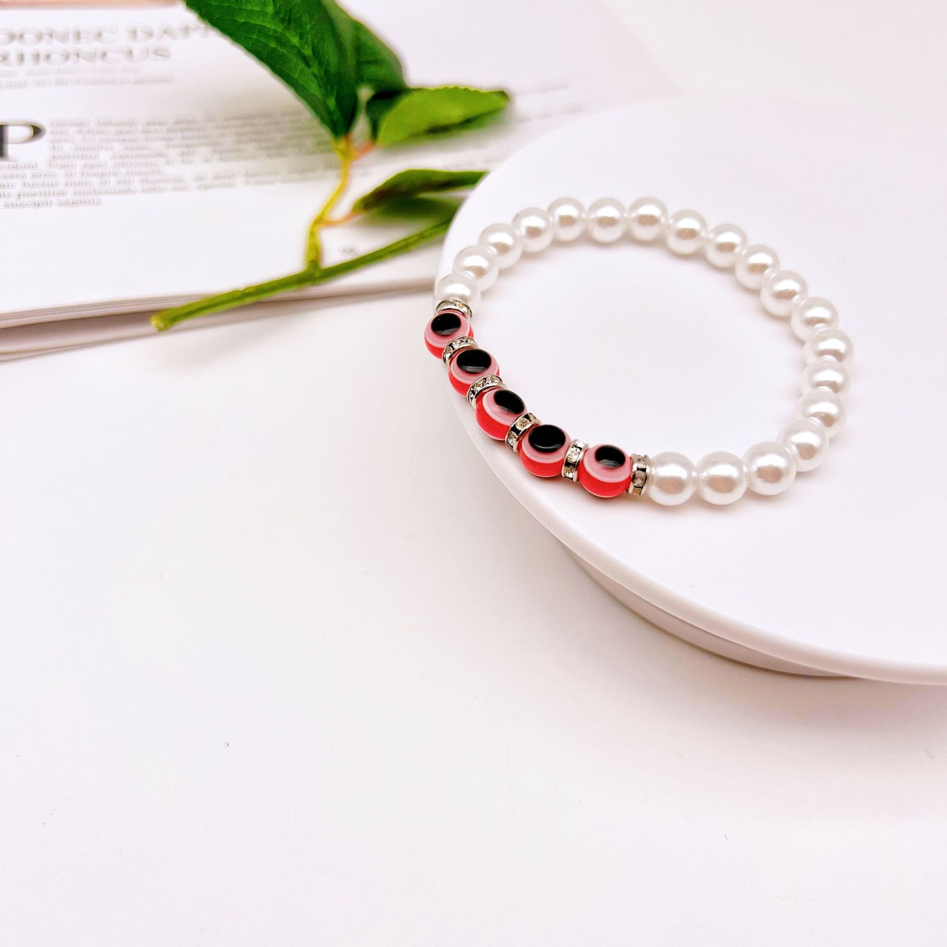Fashion Devilu0027S Eye Imitation Pearl Resin Beaded Womenu0027S Bracelets 1 Piece