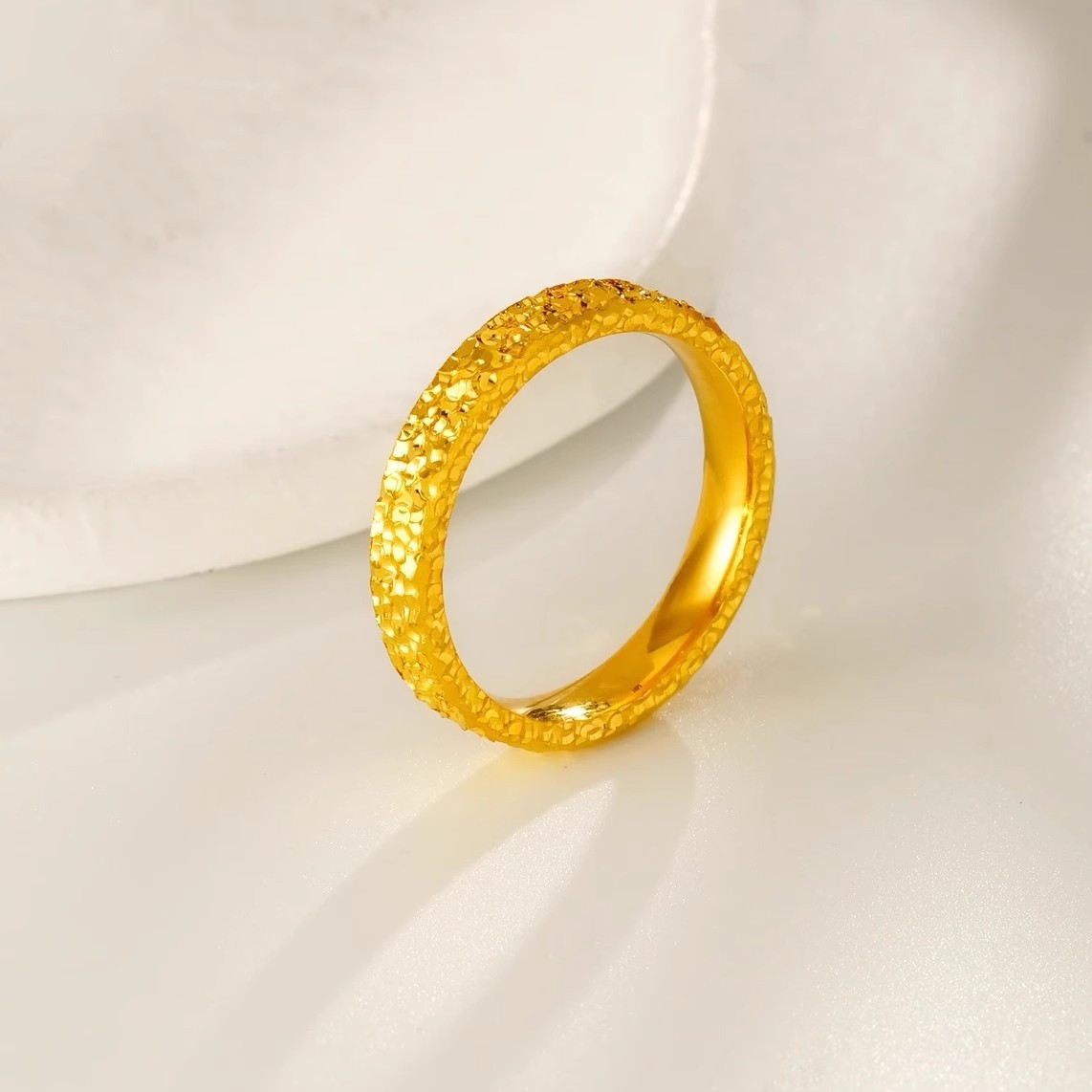 탈형되지 않은 18k 분쇄 얼음 링