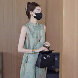 欧洲站改良旗袍2026夏季新款法式新中式国风女装绿色无袖连衣裙女
