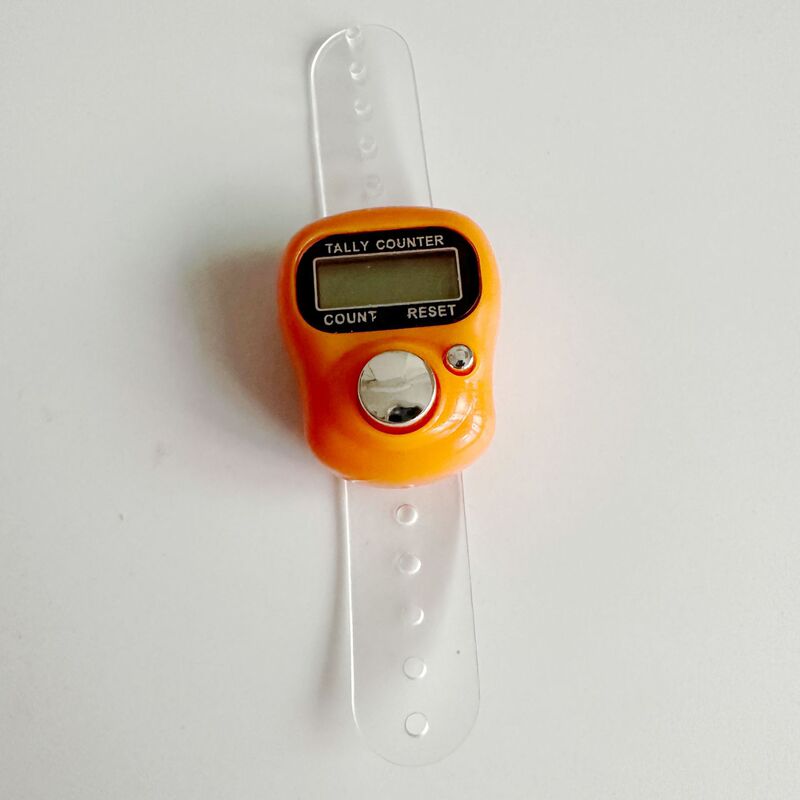 指環カウンターの指輪は指の電子デジタル表示カウンターの指環念の叩頭によって仏器で呪文を持ちます。|undefined