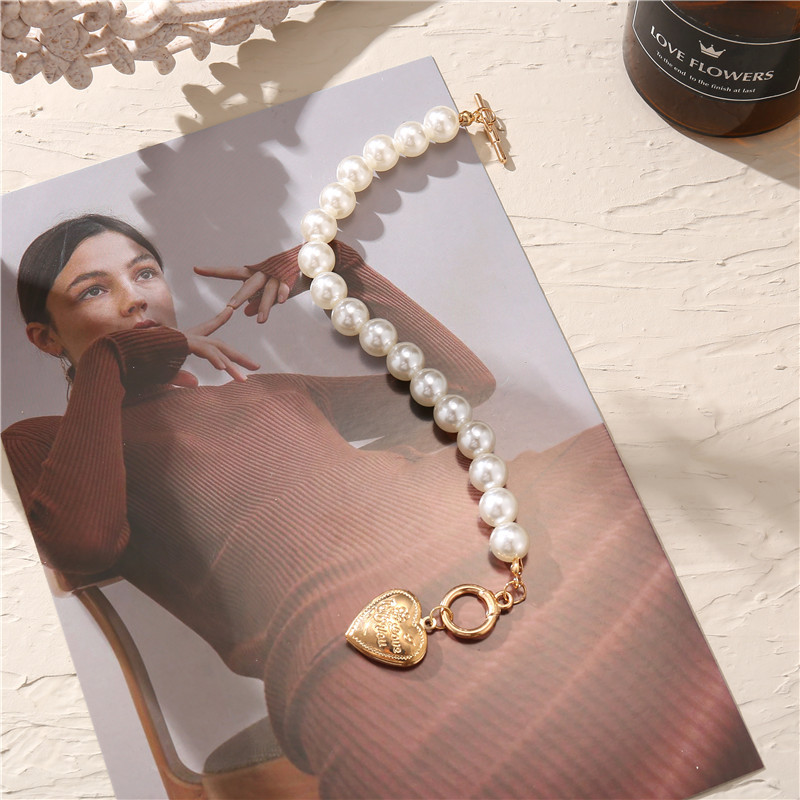 New Fashion Love Retro Pearl Necklace display picture 4