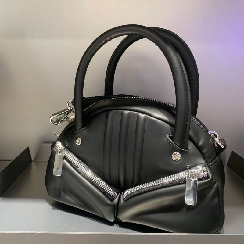 Adidas Clover 2025 Summer Single Shoulder Crossbody Bag Black Semicircle Bag Fashion Handbag Simple and Elegant Classic Adidas Clover 2025 Summer Single Shoulder Crossbody Bag Black Semicircle Bag Fashion Handbag Simple and Elegant Classic
