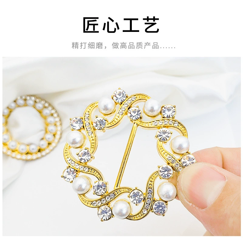 T-shirt from pearl, shirt, brace, buckle, belt