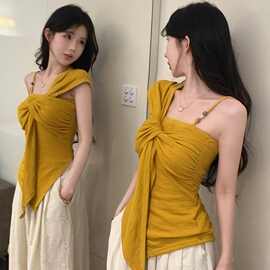 不规则斜肩黄色吊带背心女夏季泰式辣妹一字肩抹胸小上衣绝美