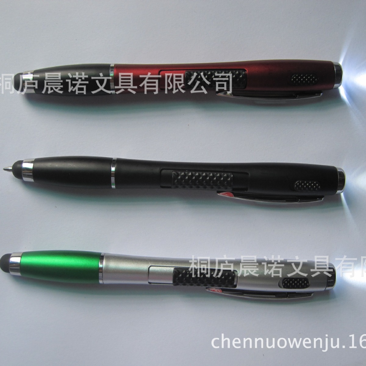 Directo de fábrica de la lámpara LED luminosa Pluma de Prensa de plástico pluma capacitiva de regalo multifuncional pluma