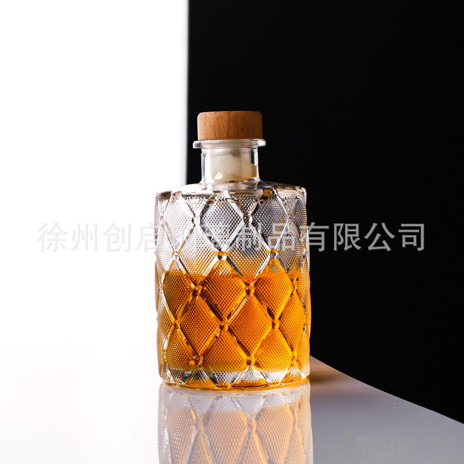 厂家直销200ml饮料玻璃瓶洋酒瓶高档咖啡果汁饮料空瓶密封带盖