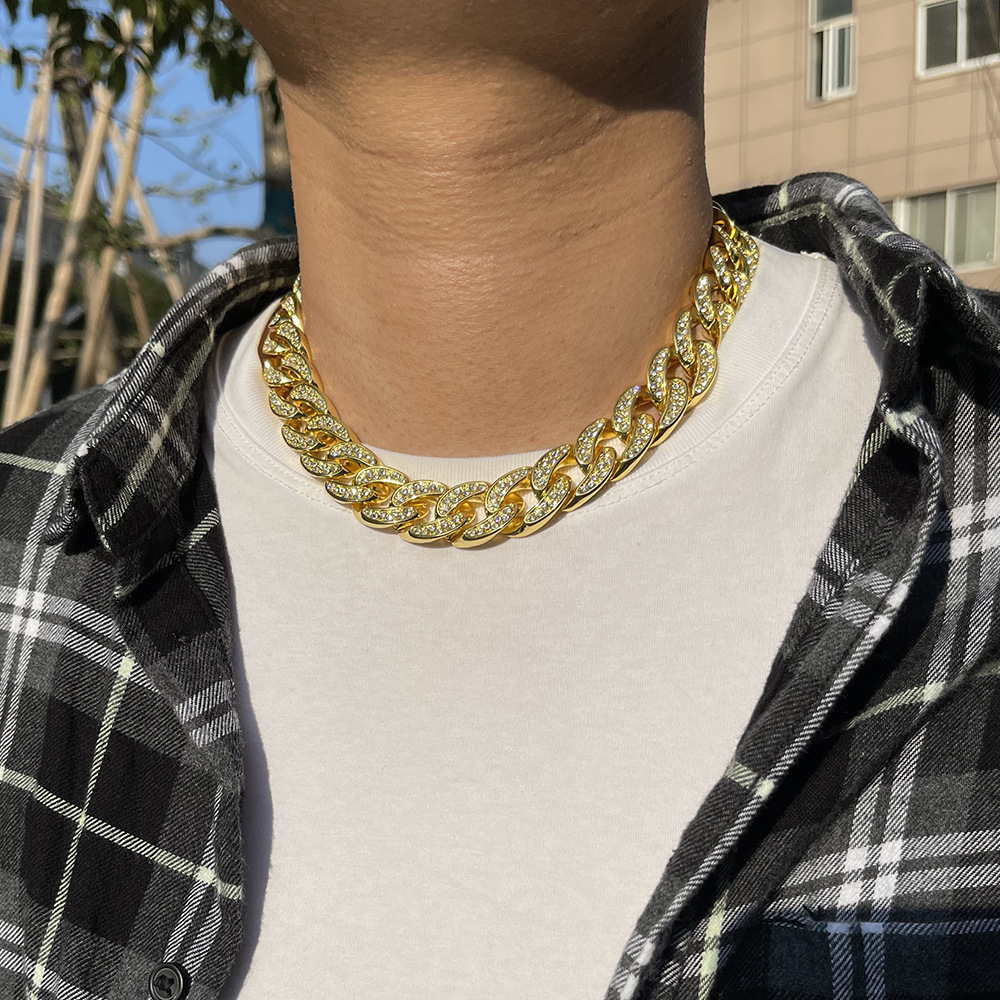 Collana hip hop con diamanti grandi e grandi in oro, prepotente ed esagerata, a catena cubana Miami da 18 mm_voghion.com