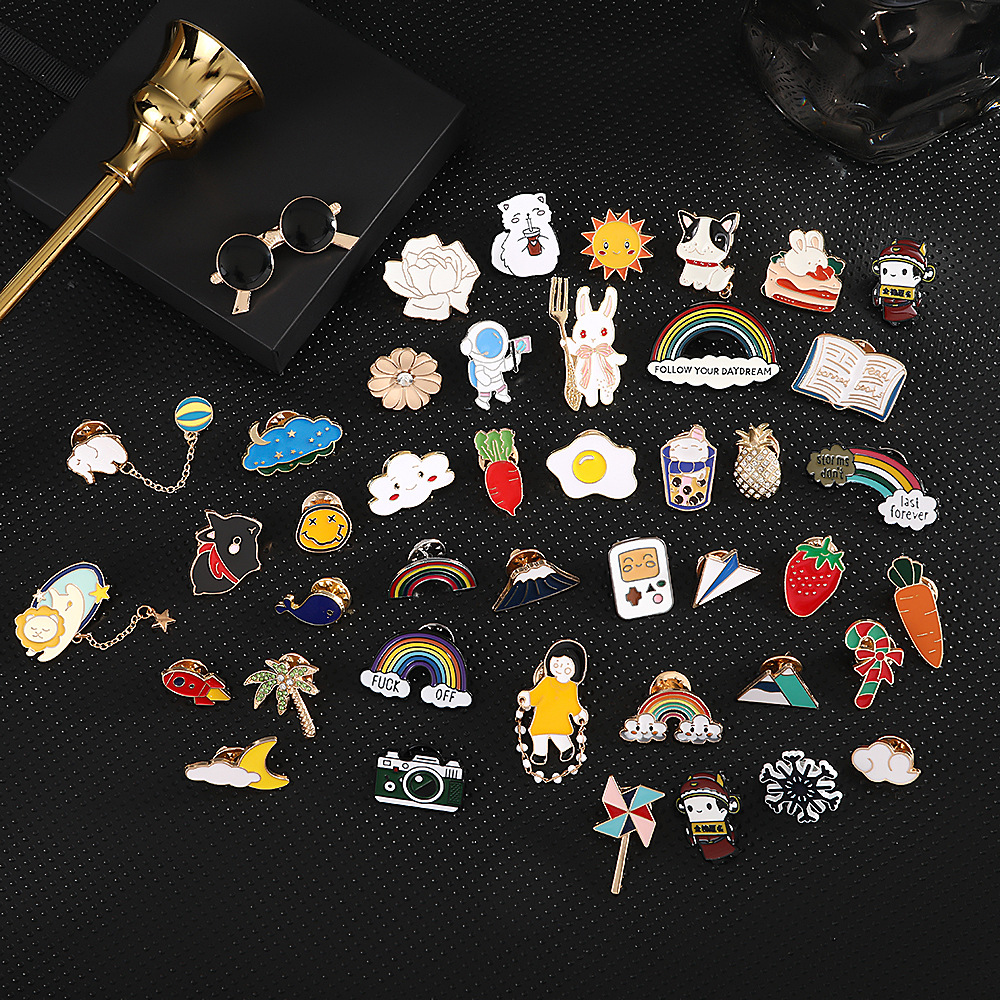 Insignia de dibujos animados, accesorios decorativos de metal para ropa, insignias de anime, broche DIY, broche de lujo de alta gama.