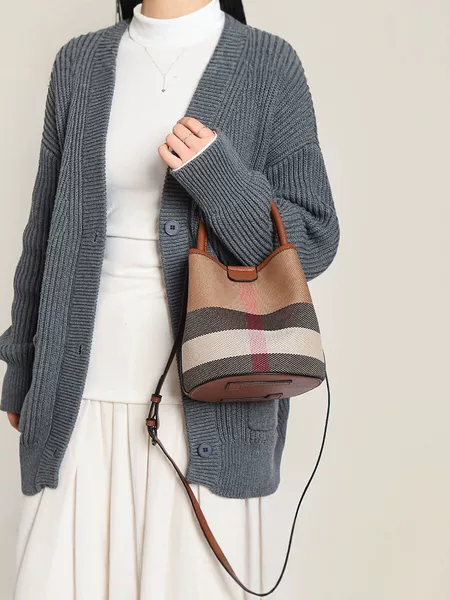 2025 New Plaid Bucket Bag for Women, Handbag, Shoulder Bag, Crossbody Bag, Fashionable Versatile Commuter Bag with a High-End Feel, Niche Style