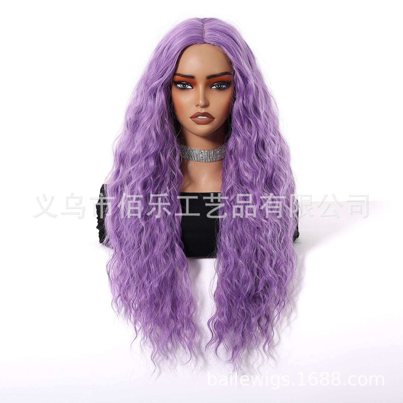 Ventas transfronterizas en caliente peluca púrpura mediana pequeño rollo largo rizado cubierta de cabello de fibra química cabello de mujer Europa y América al por mayor spot