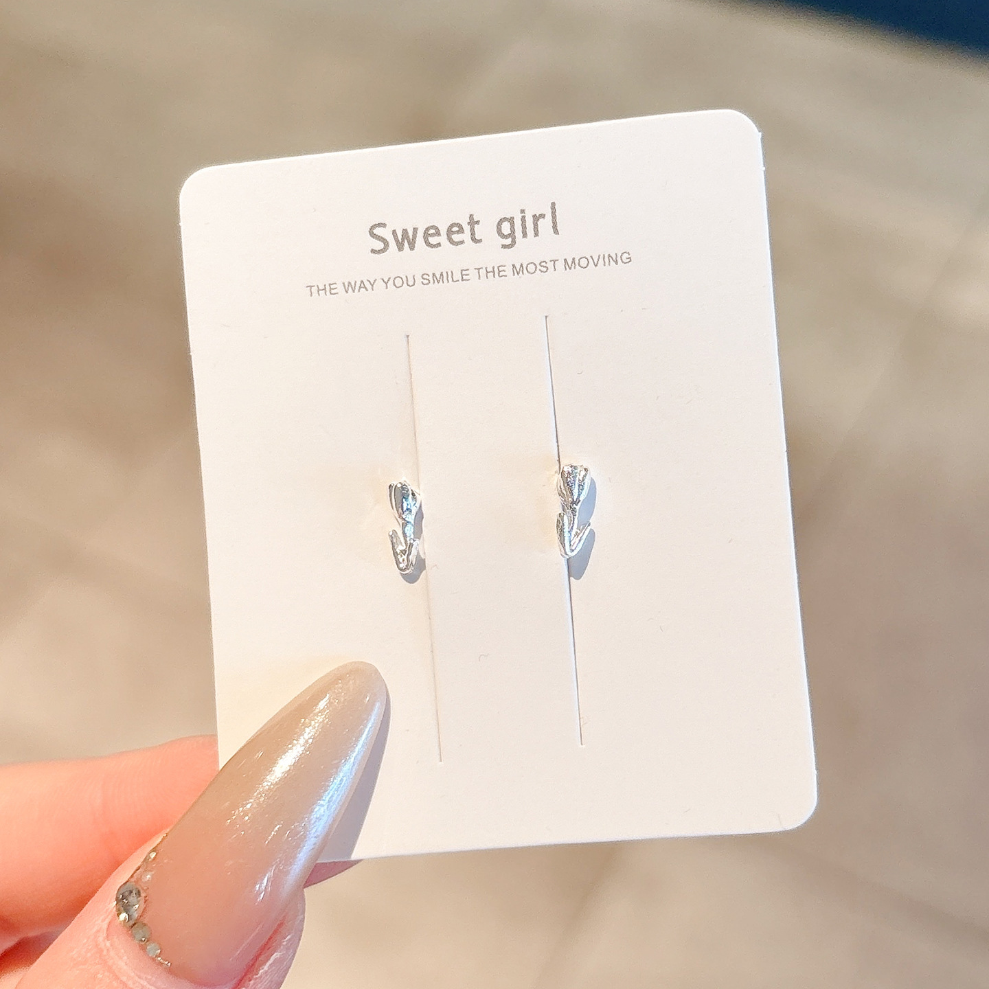 Pendientes de aleación Pendientes de alta calidad de perlas para mujer Pendientes exagerados de temperamento de lujo ligero coreano Pendientes largos con borlas al por mayor