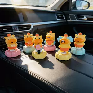 Kapibara Lulu plush oyuncaq, avtomobil və ofis masası fırlanan bəzək, cute əl fiquru