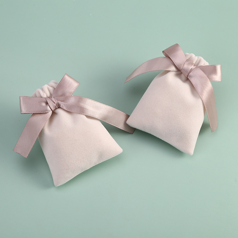 Simple Style Classic Style Bow Knot Flannel Jewelry Packaging Bags display picture 9