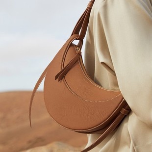 French polene Niche Shoulder Crossbody Bag Women's Litchi Pattern Crescent Bag Paris Genuine Leather Underarm Bag Saddle Bag