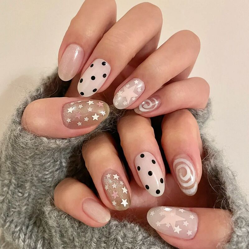 2026 Spring New Style Korean Ins-Style Milky White Polka Dot Sweet Cool Starburst Whitening Nail Art Wearable Nail Tips 2026 Spring New Style Korean Ins-Style Milky White Polka Dot Sweet Cool Starburst Whitening Nail Art Wearable Nail Tips