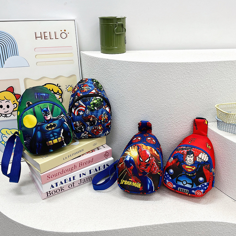 Personaje de dibujos animados superhéroe impreso material de nylon bolsa de pecho ligera bolsa de jardín de infantes de gran capacidad para niños