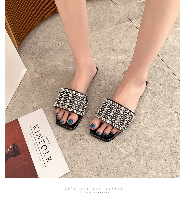 2024 Große Sandalen, Damen-Langzeitproduktion von koreanischen quadratischen Strasssteinen, mit flachem Boden,_voghion.com