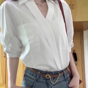 French unique chic V-neck white short-sleeved shirt for women summer design niche shirt temperament lapel top