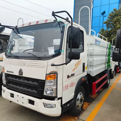 Sinotruk Howo 7 Square Blue Plate Greening Spray Truck with Large Capacity and C License Can Be Opened