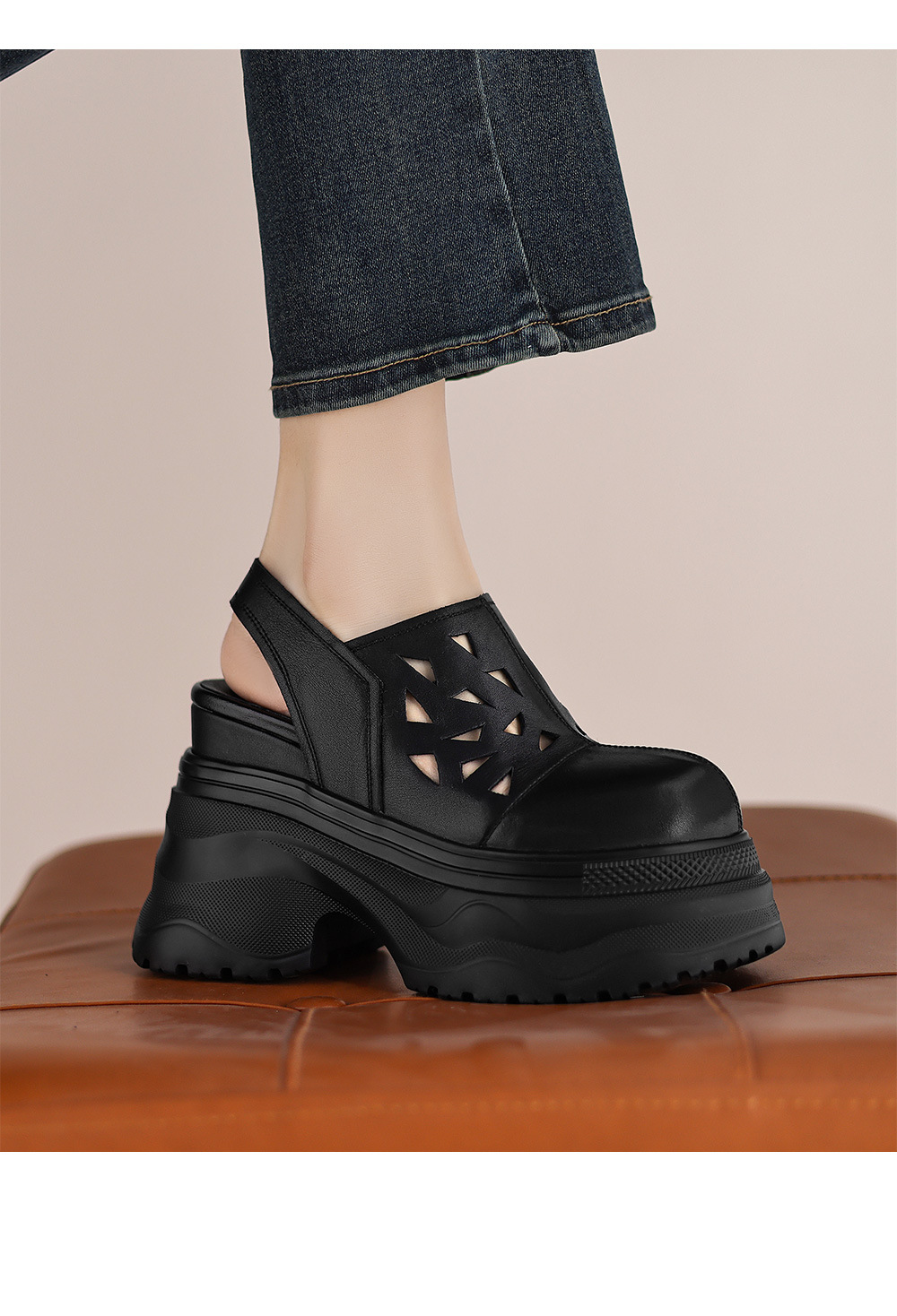 Giày sandal lỗ nữ đế xuồng platform cao 12 cm, bít mũi, dáng đế xốp nhẹ — đen, trắng chi tiết 8