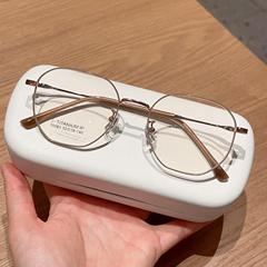 新しい金属の非磁気の文芸の復古の多角形のメガネの枠は丹陽のメガネを卸売りして近視に配合することができます。