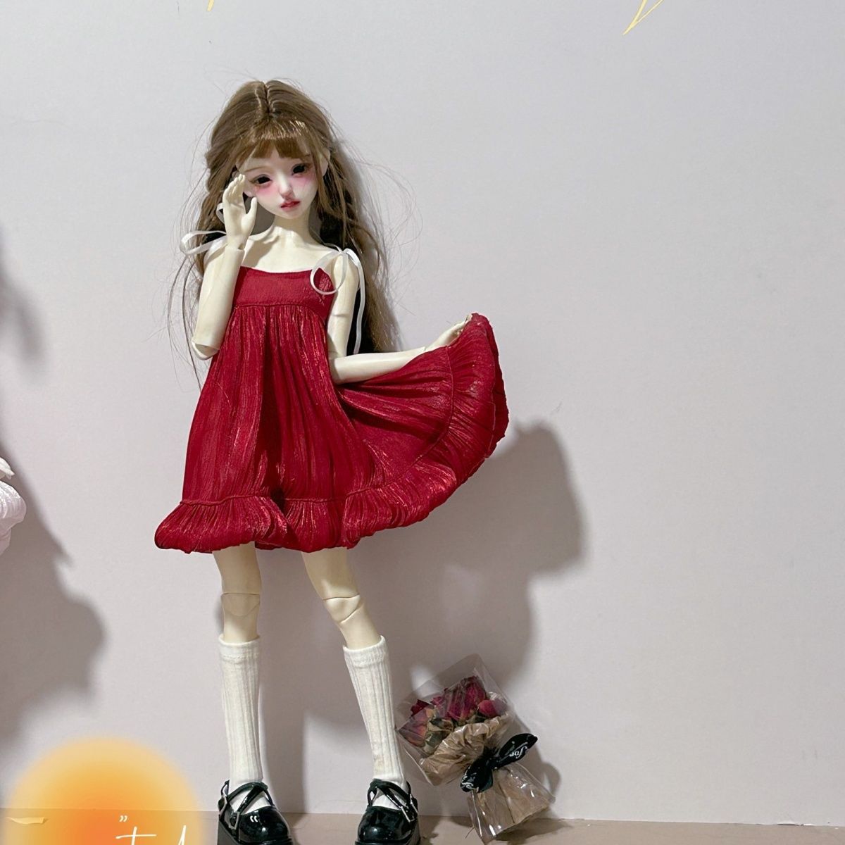 Bjd6 puntos 4 puntos falda de cabina falda de perla ligera y delgada moda spot 6 / 1 ropa de bebé 4 / 1 falda brillante