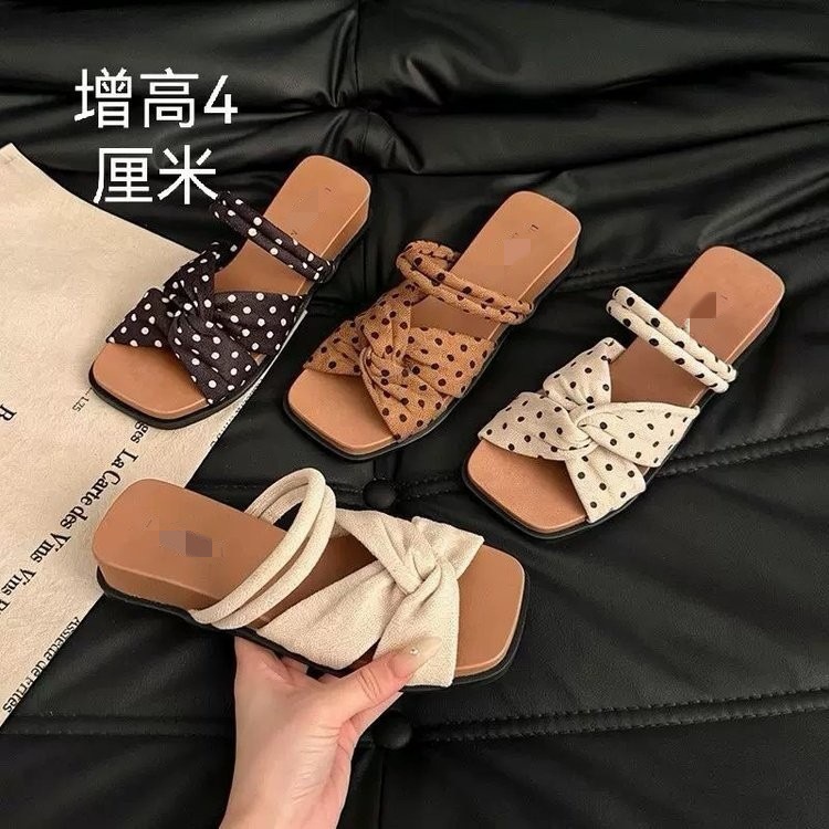 Dos zapatillas de tacón francés para mujeres de verano 06 nuevas ondas de aire extranjero con una sola gruesa con una falda sandalias Birken