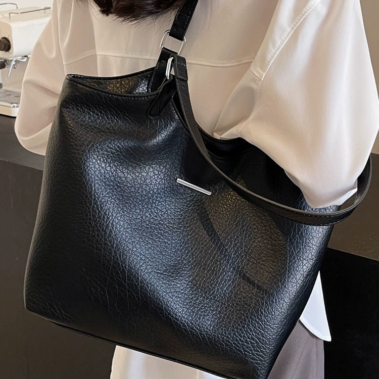 Capacious shoulder bag, universal one-shoulder bag, high-quality style