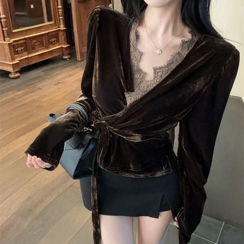French Retro Style Lace-Trimmed Waist-Cinching Shirt Hepburn-Style Collar Velvet Shirt Top with Belt
