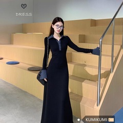 黑色高级感气质翻领长袖连衣裙女冬季新款收腰修身显瘦荷叶边长裙
